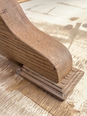 細かなところにも装飾を盛り込みます。