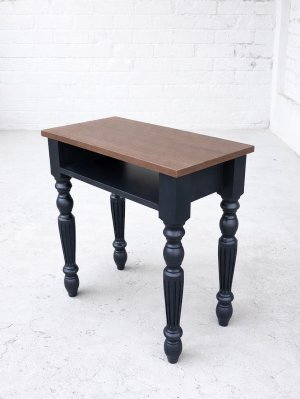 アンティーク調デザインのネイルデスク製作お任せ下さい。