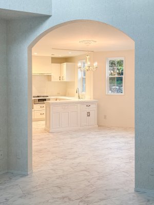 輸入住宅にぴったりの海外インテリア風アイランドカウンター。