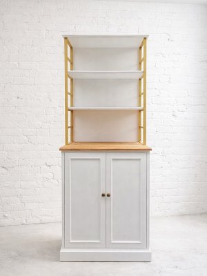 写真はW800、H2000のディスプレイシェルフ、スポーツジムの備品に製作させていただきました。