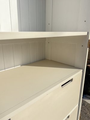 中断は可動棚になっています。