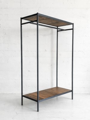 アパレルショップ向けのアイアンコートハンガー