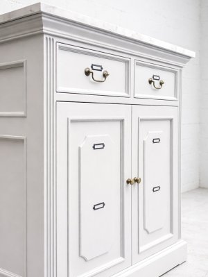 各収納にネームプレートを設置しました。