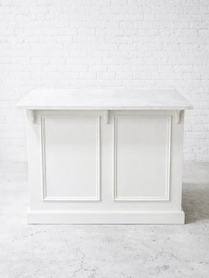 キッチンカウンターのオーダーメイド専門店グレイスファンチャーです。