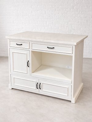 内側の収納は自由にカスタマイズできます。