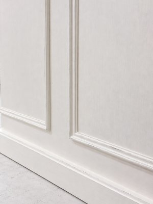 モールディングでおしゃれに装飾したアンティーク調キッチンカウンター