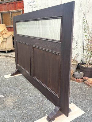 アンティーク調デザインの店舗家具製作専門店です。