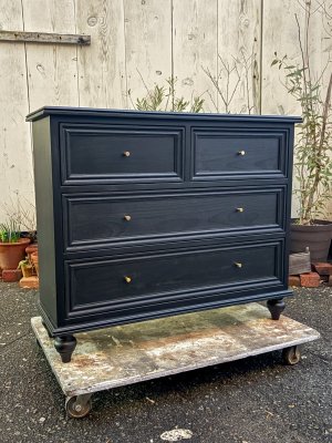 おしゃれなインテリアをオーダーメイドで製作します。