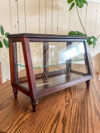 ろくろ足付きガラスショーケース　オーダーメイド家具　アンティーク調ガラスキャビネット