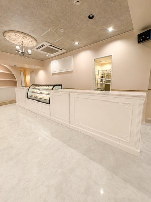 東京のコンセプトカフェに納品させていただいた総幅6000mmのカウンターセット。