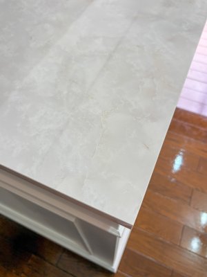 天板はおしゃれな大理石メラミンを使いました。