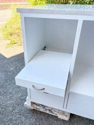 炊飯器の収納は、スライドテーブルにしました。