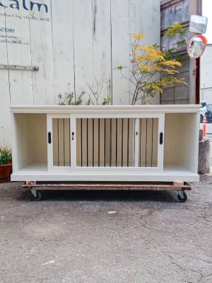 ふすまのように、どちらのドアも開けられます。