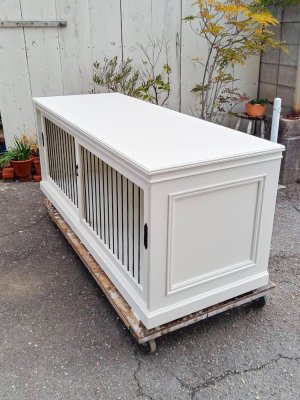 アンティーク調デザインのインテリア犬小屋