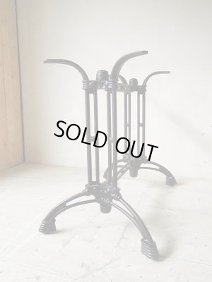 横から見てもかっこいい鉄脚(アイアンレッグ)