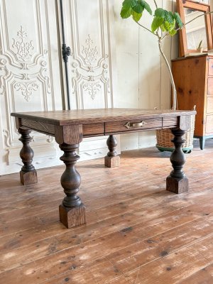 画像1: オークターンドレッグローテーブル　アンティーク調リビングテーブル　「Classic Benchleg」