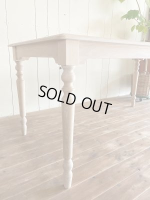 ろくろ脚ダイニングテーブルのオーダーメイド専門店です。