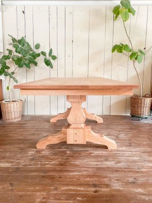 写真はW2000×D1000、最大2700までサイズオーダー対応いたします。