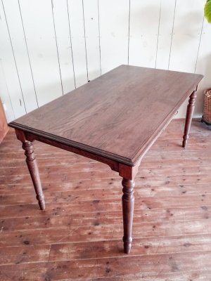 写真はW1400×D800mm、サイズオーダーできるオーダーメイド家具です。