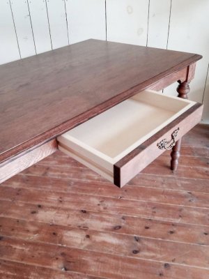 お好みで引出しがつけられます。