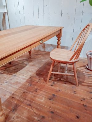 お好みで引出しを設置できます。