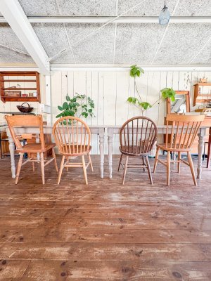 W1400mmのテーブルが2台ドッキングします。