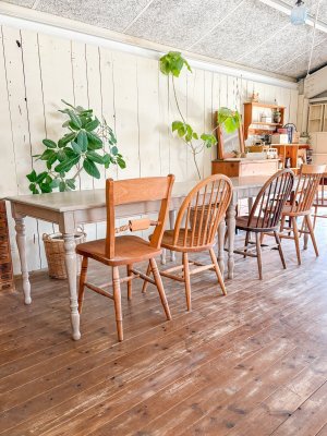 総幅2800mmの場合、椅子が8脚並びます。