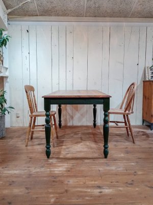 アンティークチェアや輸入インテリアと相性が良いです。