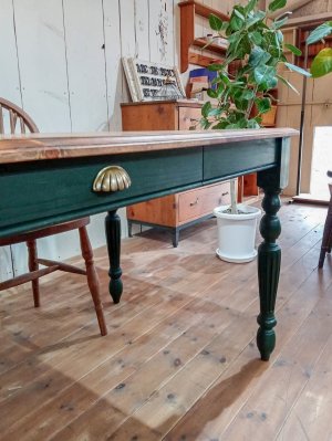 お好みで引き出しを設置できます。