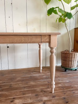 こちらは「真鍮くつ下ろくろ足」のデザインで、真鍮なし特注ver.