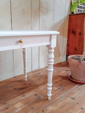 引出しの取っ手は100種類以上から選べます。