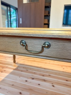 写真は、W側、D側に引出しを設置しました。