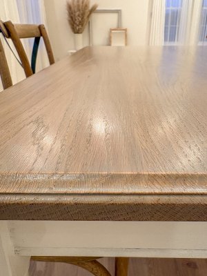 天板は艶消しウレタンで耐水仕上げ。