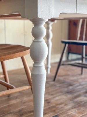 ぽこぽこと凹凸が際立つ特注ろくろ足OT。