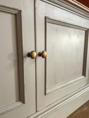 写真は傷加工を施したソフトグレー色、他21色から選べます。