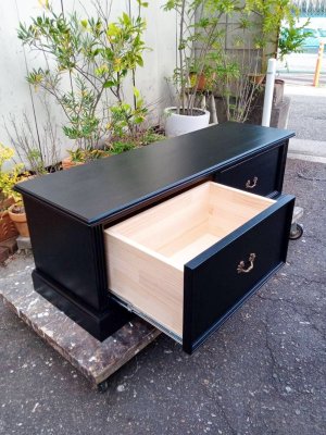 深くて大きな引き出しのリビング収納