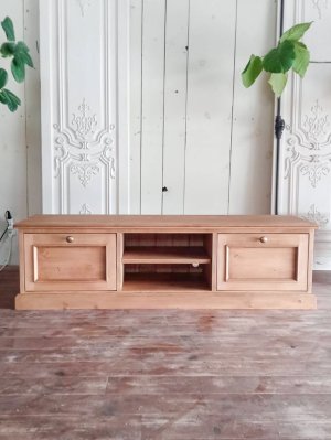 オールドパイン家具をイメージしたテレビキャビネット