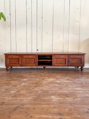 オーク材を使った重厚で丈夫な国産テレビ台。