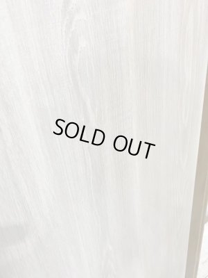 色はこちらのホワイトウォッシュ色（ウレタン仕上げ）のみの対応となります。