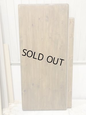 こちらの写真の天板1枚が、寸法を間違って作ってしまったため余っています！