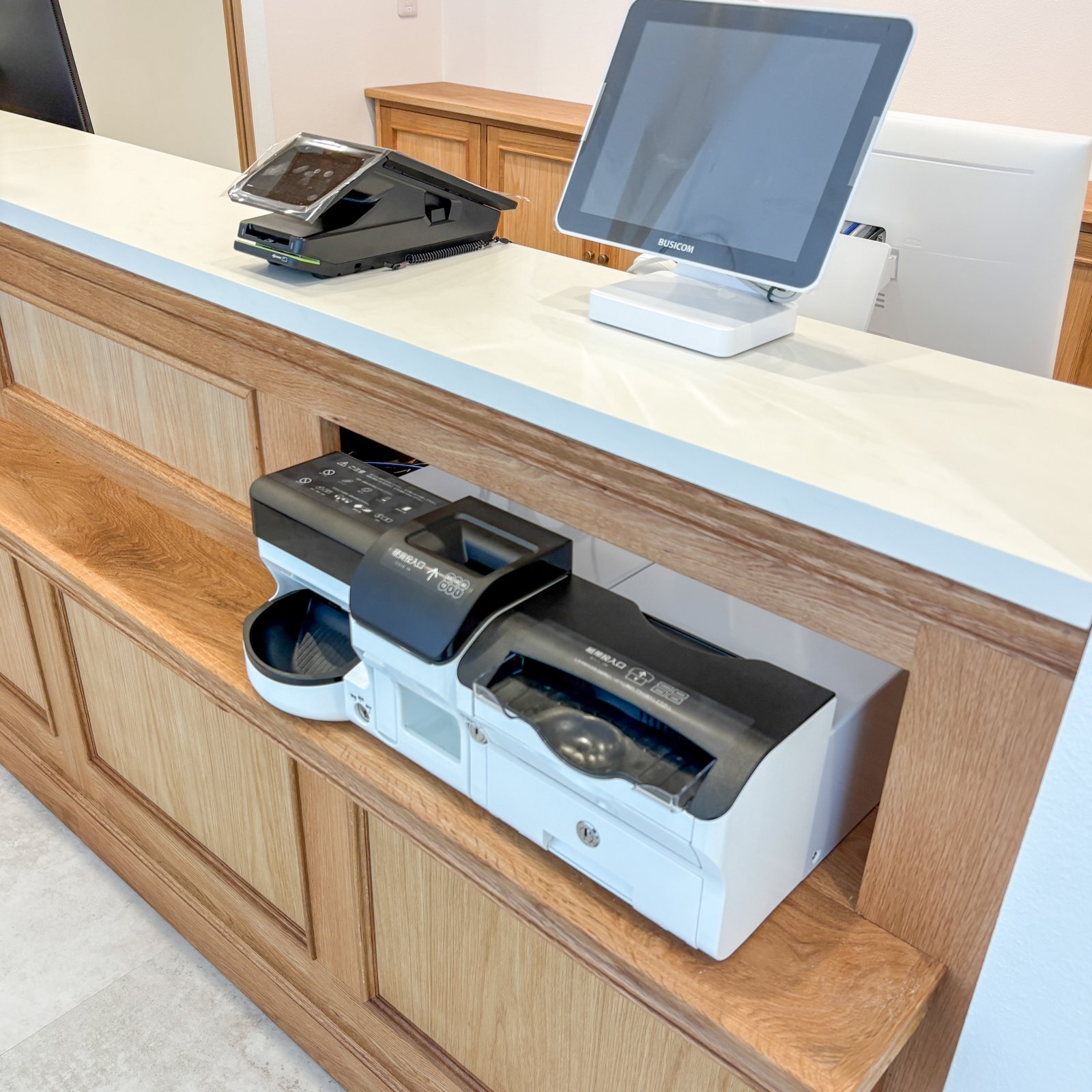 アンティーク調レジカウンターのオーダーメイド