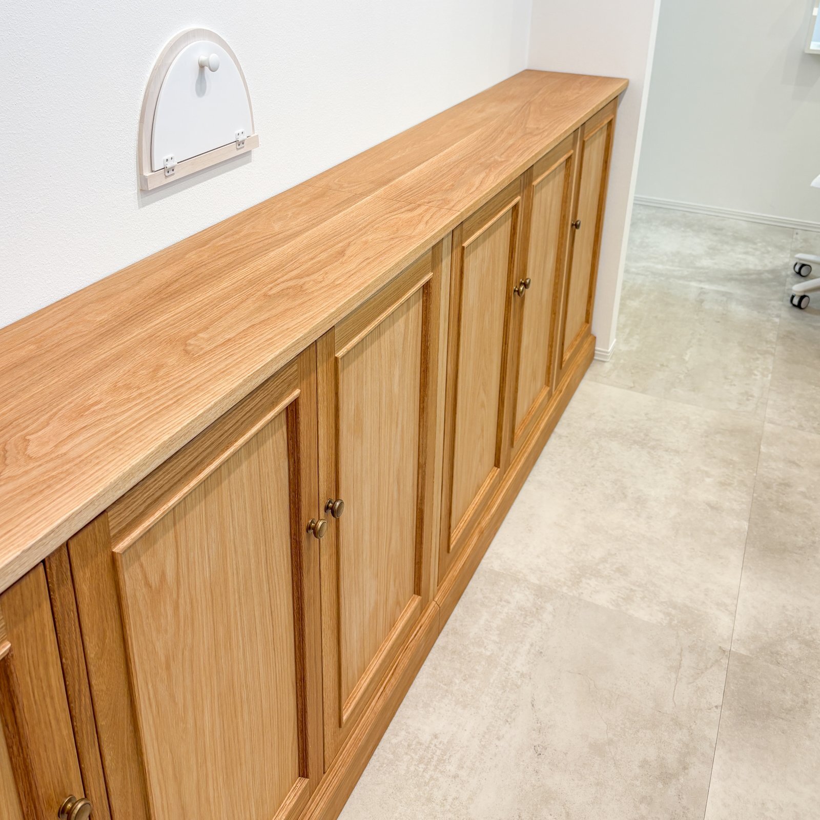 店舗向け2m超の収納キャビネット