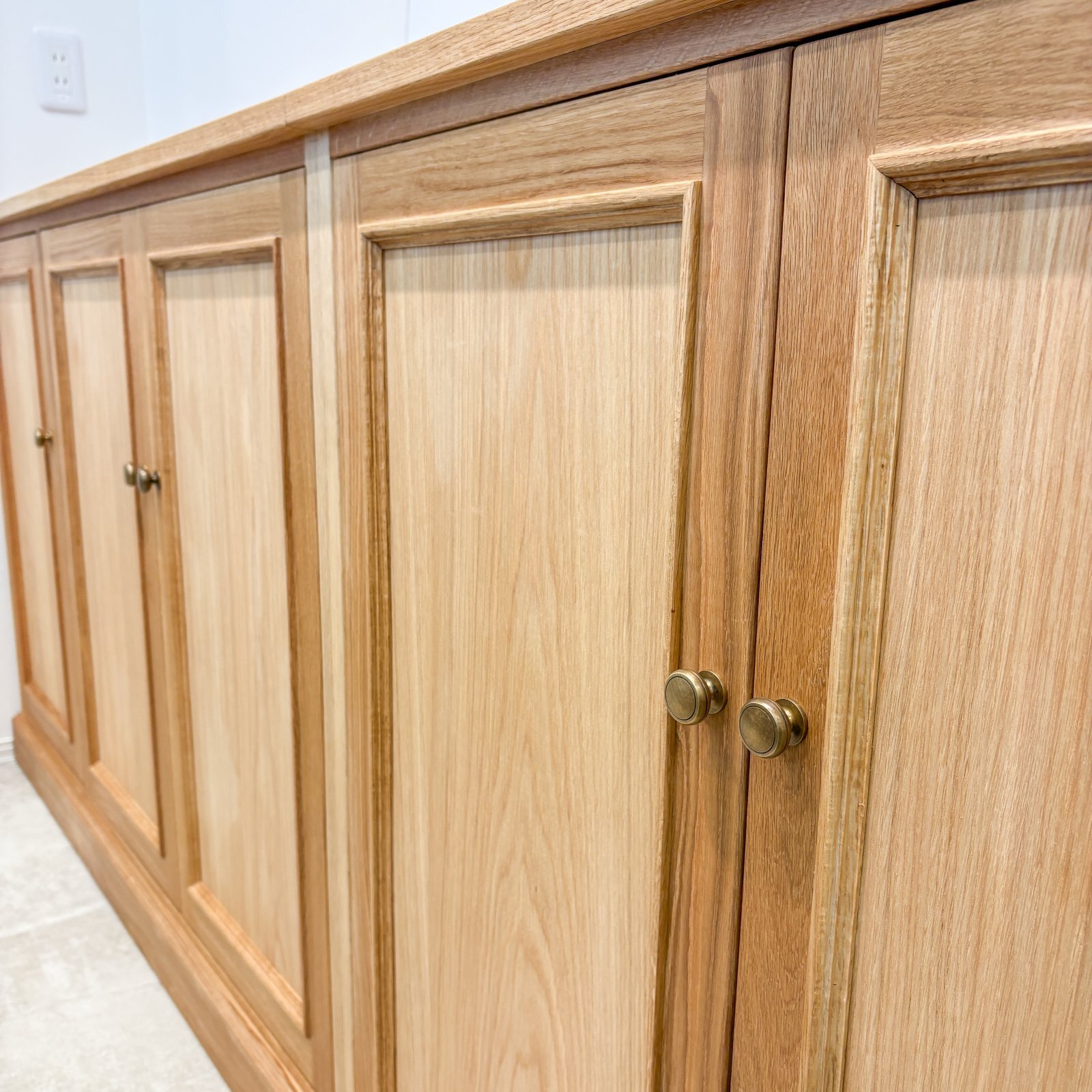 オーダーメイドアンティーク調キャビネット