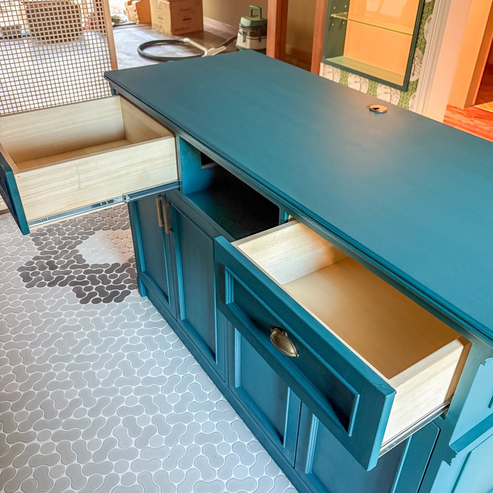 引き出し付きアンティークカウンター