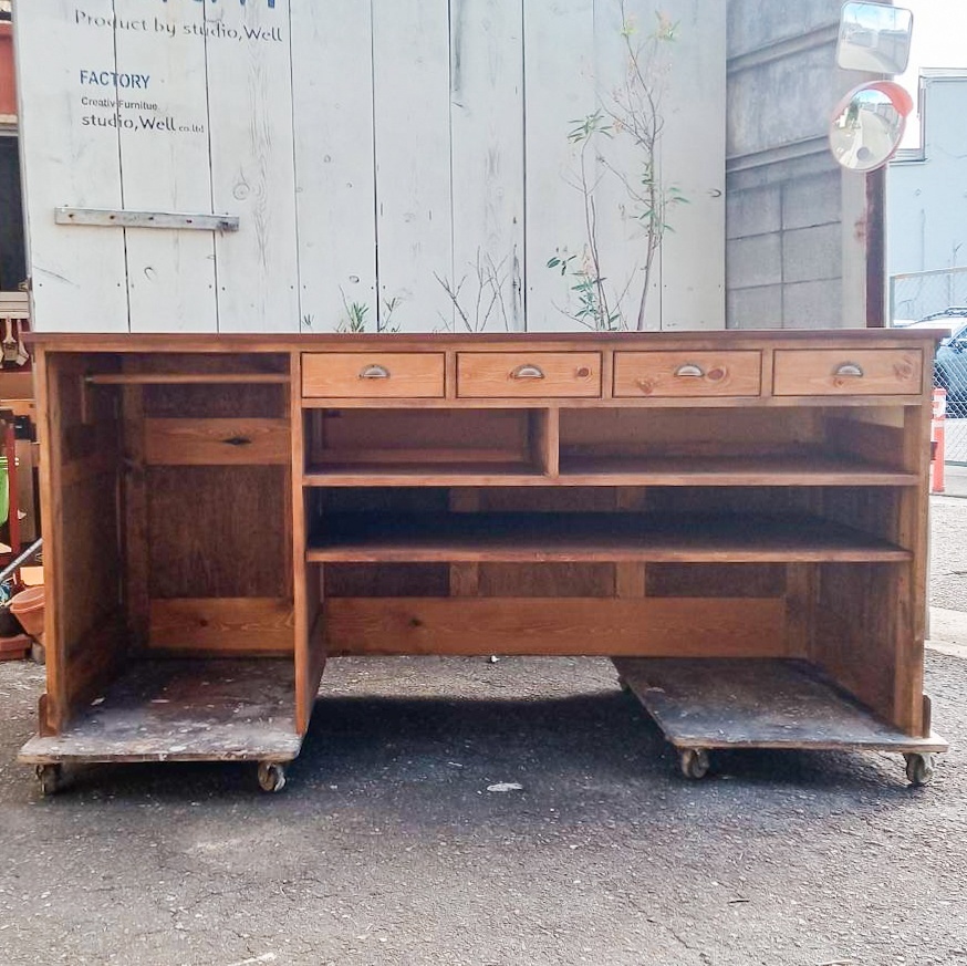 収納を選べるオーダーメイドレジカウンター