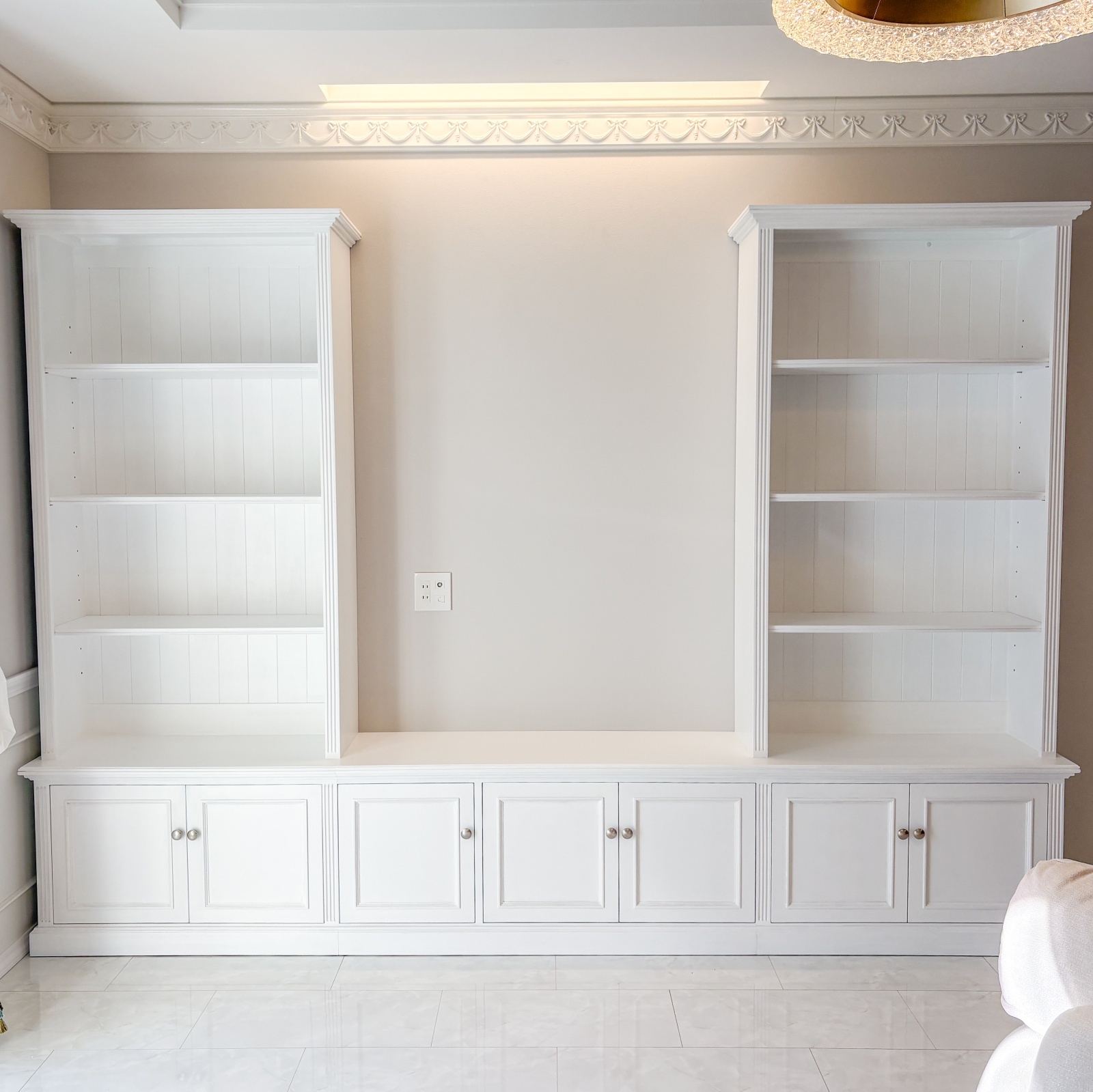 海外インテリア風壁面収納家具