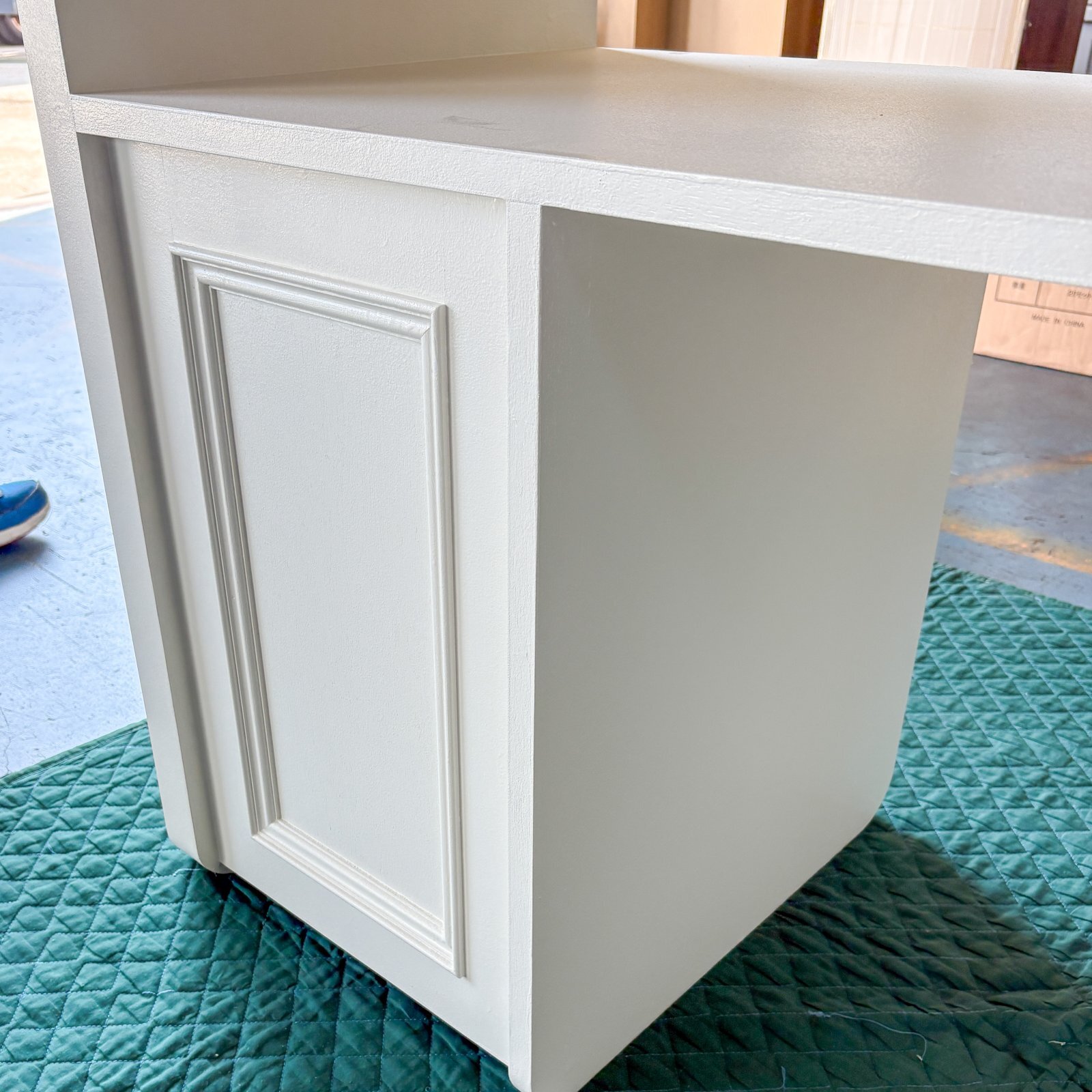 アンティーク調デザインのネイルデスク