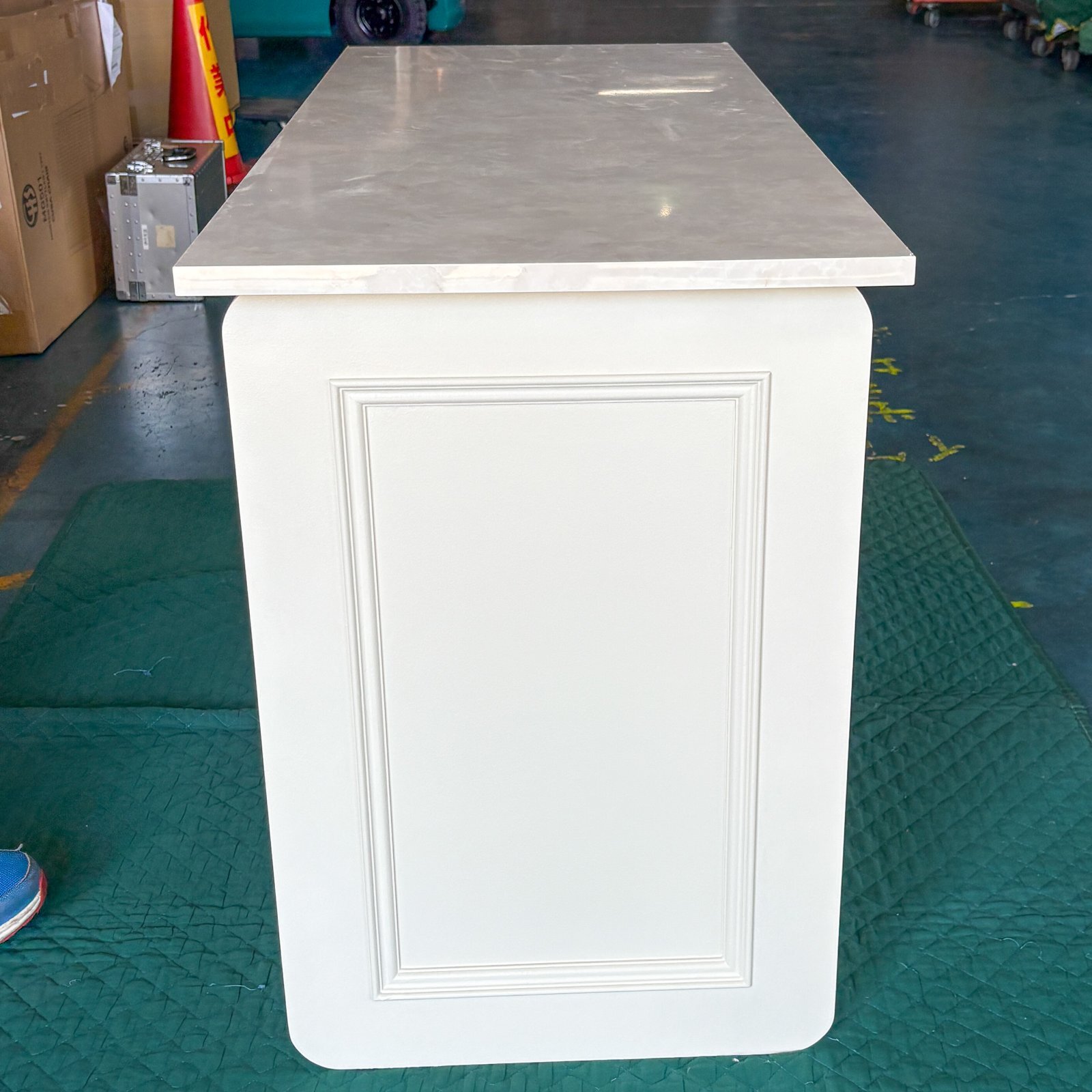 コンセント付きネイルテーブル