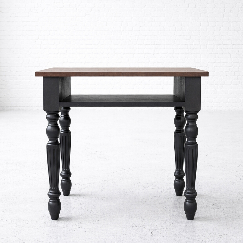 アンティーク調デザインのネイルデスク