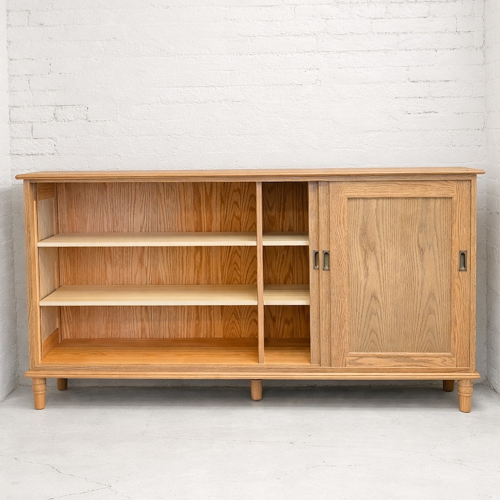 レトロな北欧インテリアサイドボード